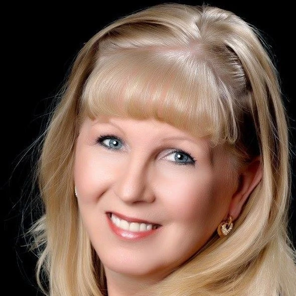 Marla-Emmens-Bronte-Nebraska-house-buyers-review-profile-picture image